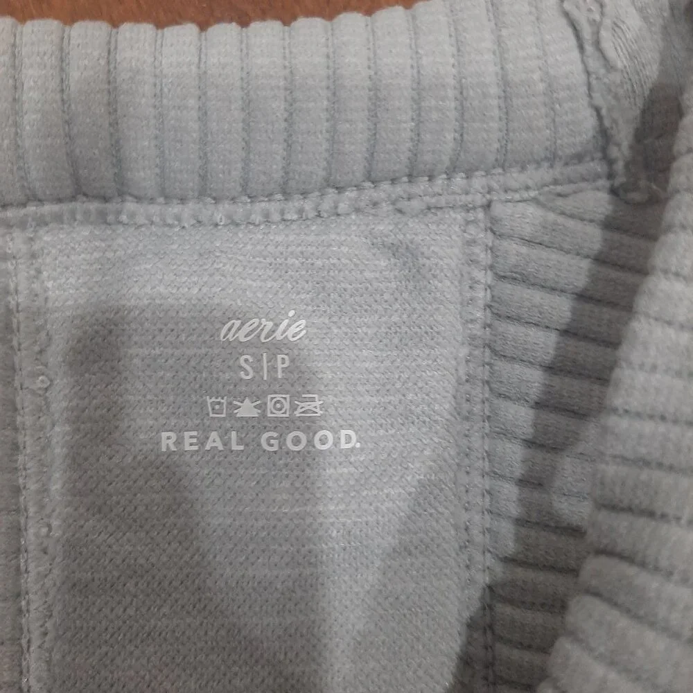 Aerie light grey minimalist ribbed halter sports bra crop top - Picture 6 of 13